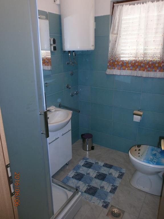 Apartman Fox Apartment Pirovac Ngoại thất bức ảnh