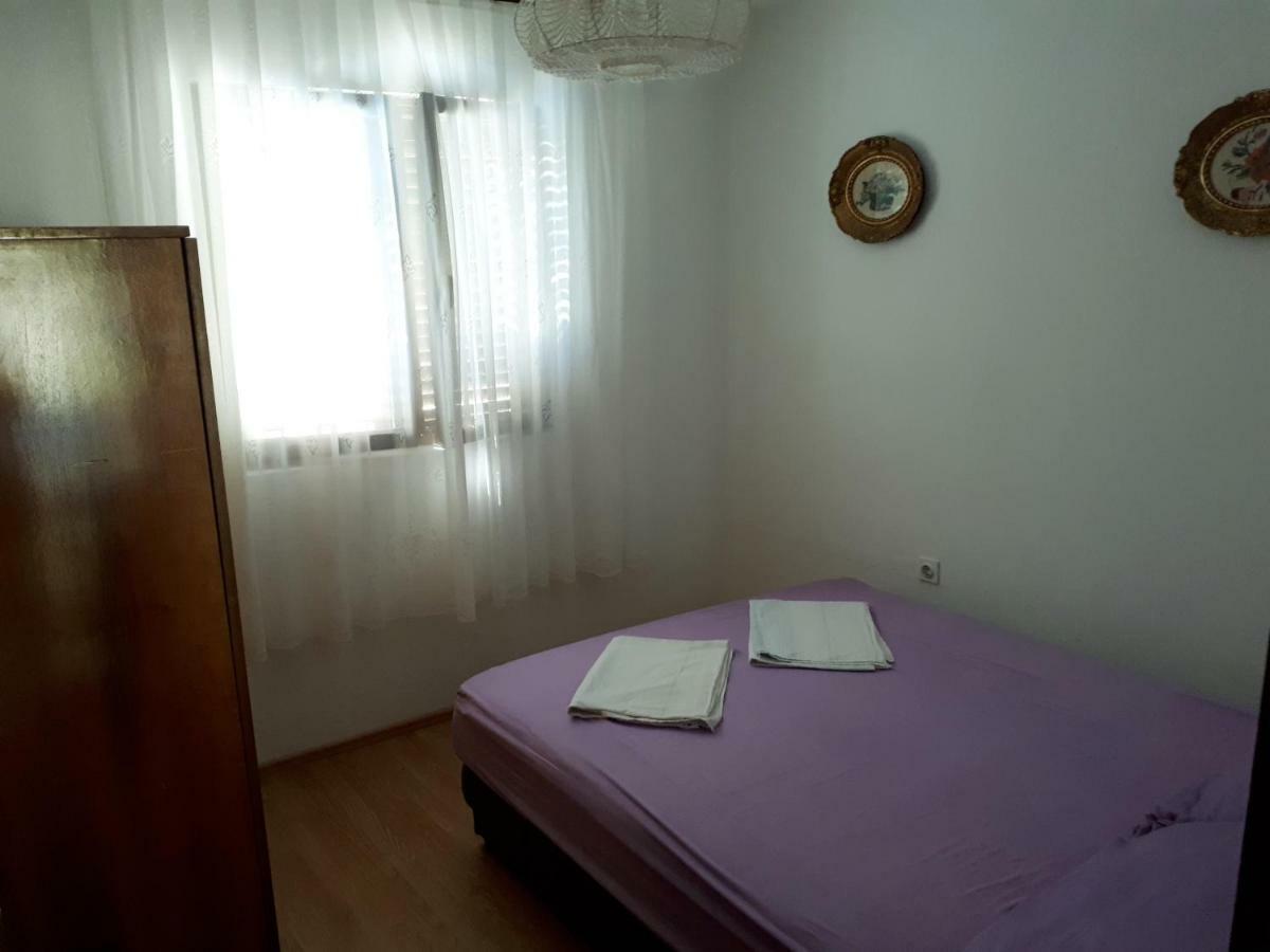 Apartman Fox Apartment Pirovac Ngoại thất bức ảnh